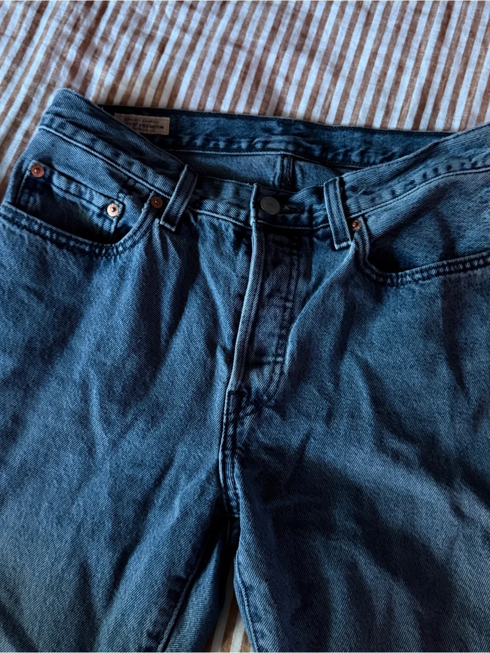Levi's Women's Black Wash Straight Leg Jeans
